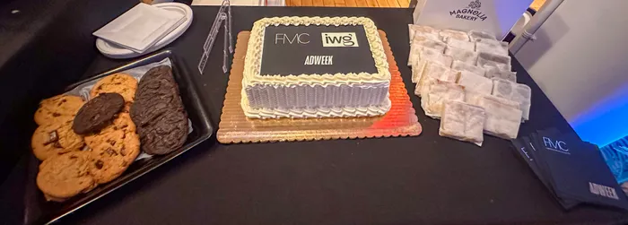 CustomShotGlassNow.com - Custom Foil Stamped Beverage Napkin